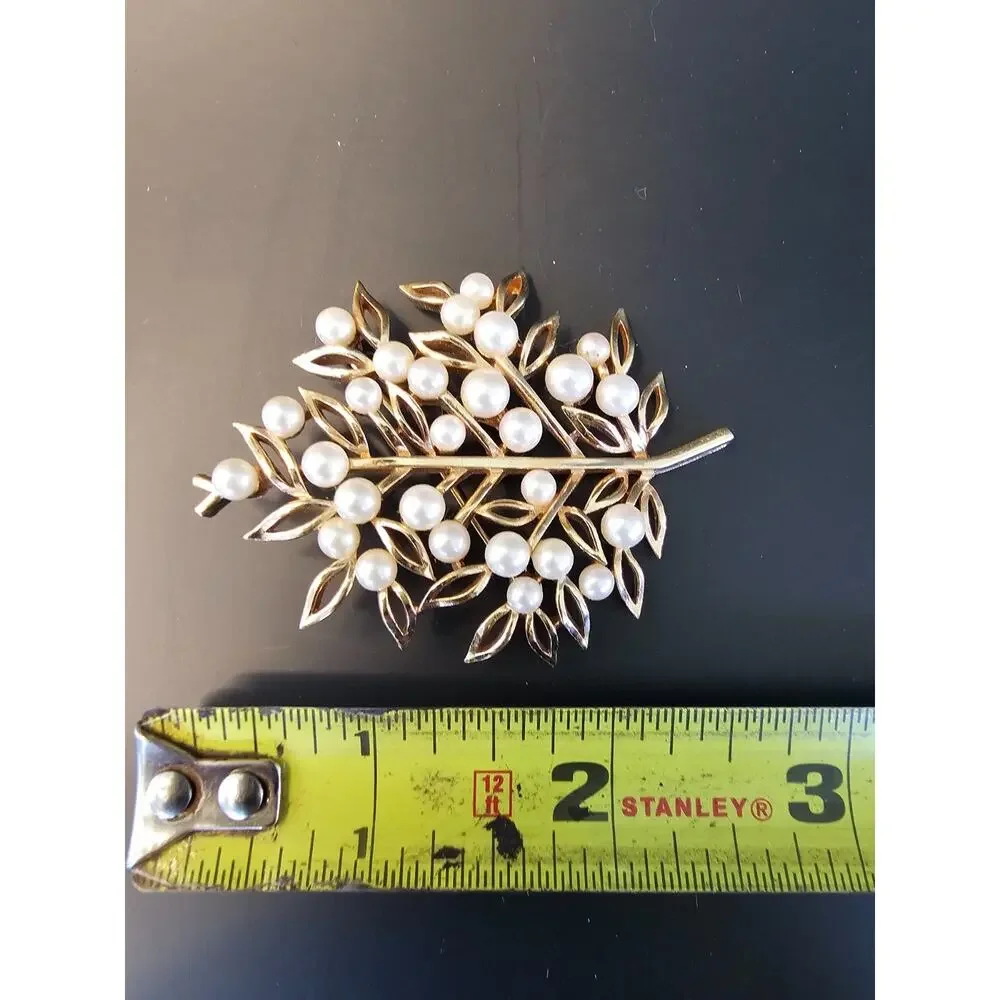 Crown Trifari Vtg Faux Pearl Rose Gold Leaf Brooch Clip Earrings Set 1960s